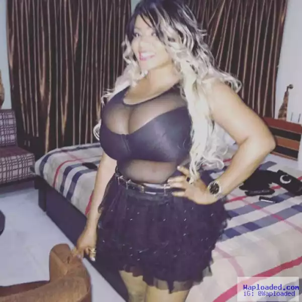 Photos: Cossy Orjiakor and her massive boobs storm party in Abeokuta